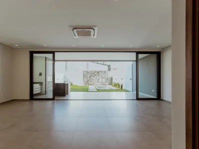 Casa moderna de 4 dormitorios y 5 baños en venta, Mburucuyá, Asunción